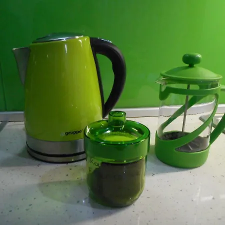 Green * Néa Péramos